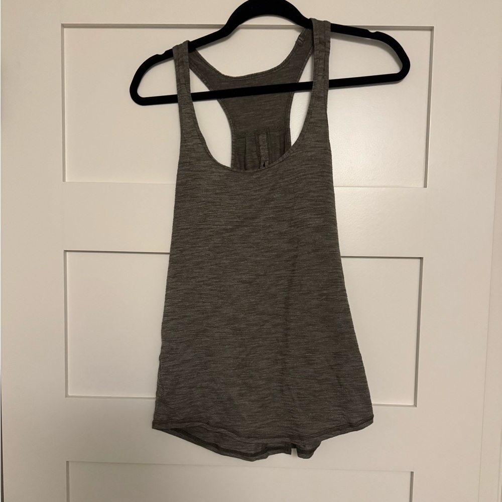 Lululemon size 8 heather red olive green tank